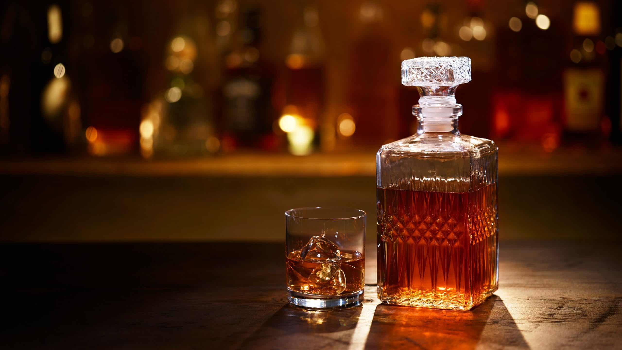 Best Whiskey Decanters ~ 7 Best Decanters for Whiskey in ...