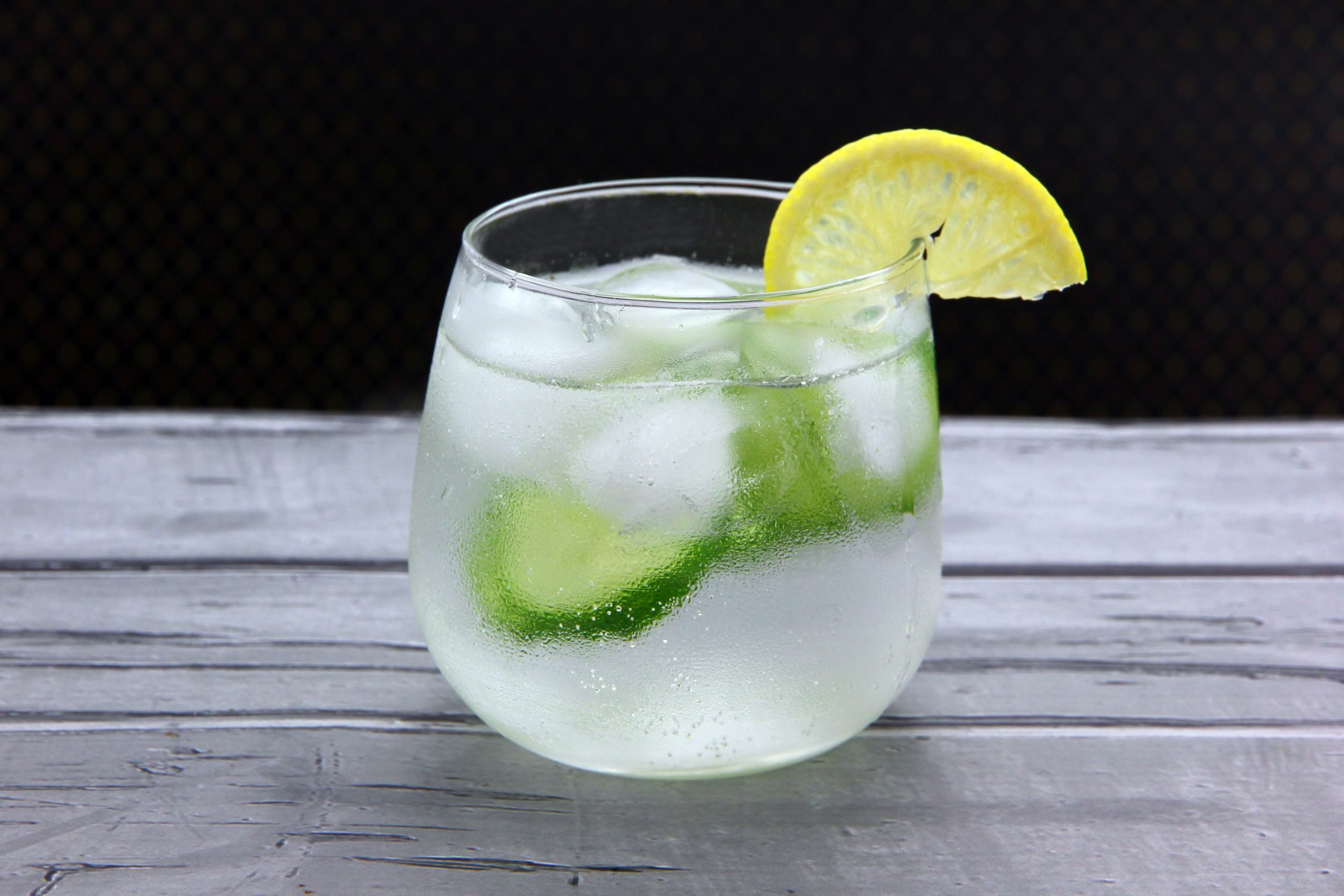 How to Make Gin and Tonic: 12 Steps (with Pictures)