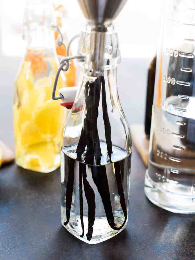 How to Make Vanilla Extract and More Homemade Extracts