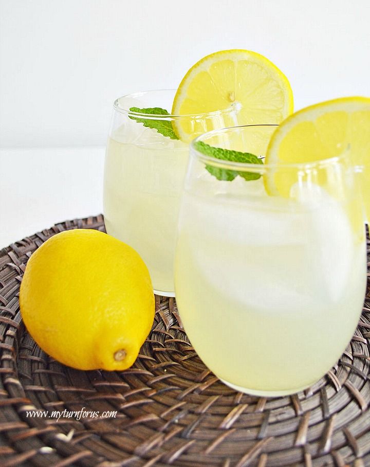 How to Make Whiskey Lemonade