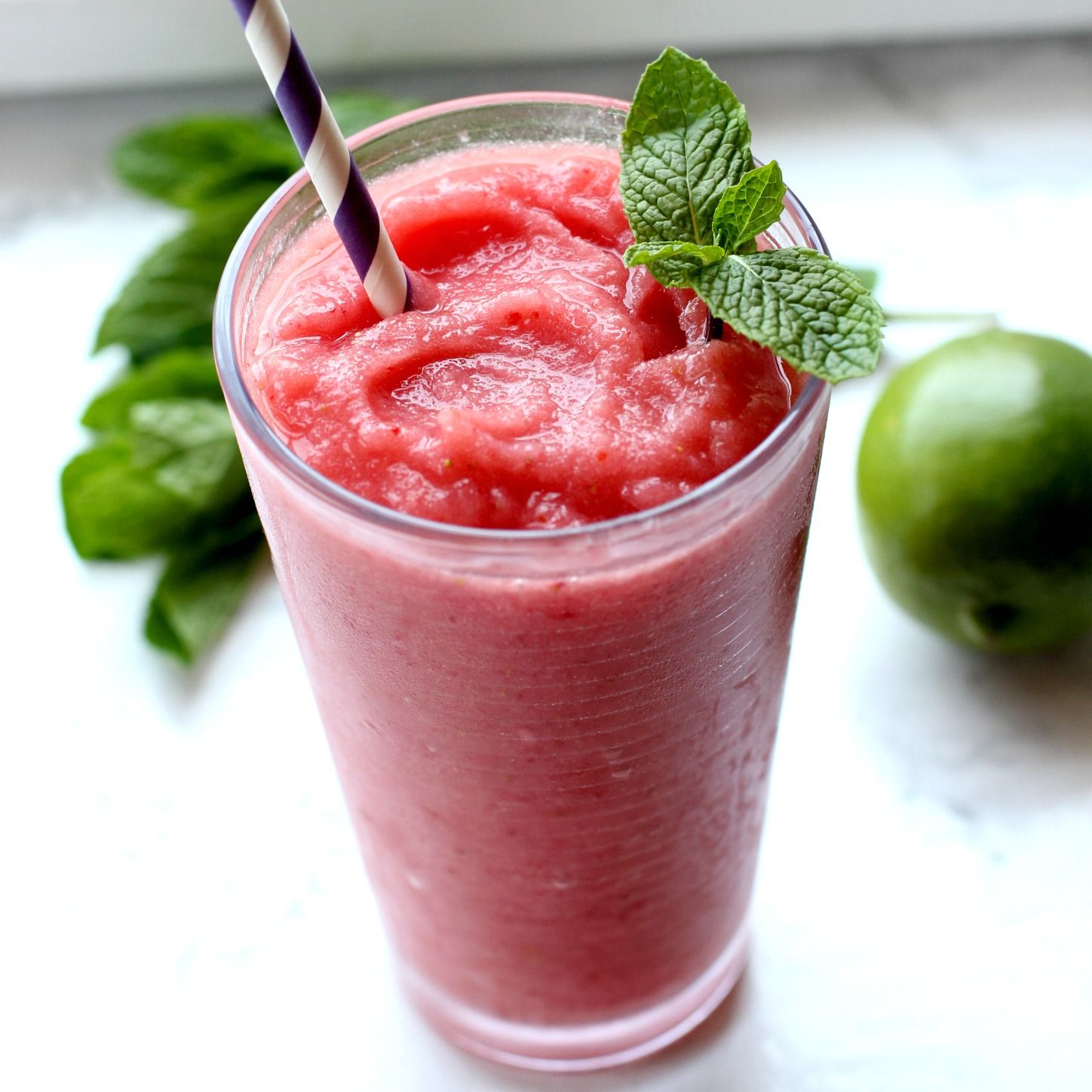 This watermelon mojito smoothie is the best way to cool off on a hot ...